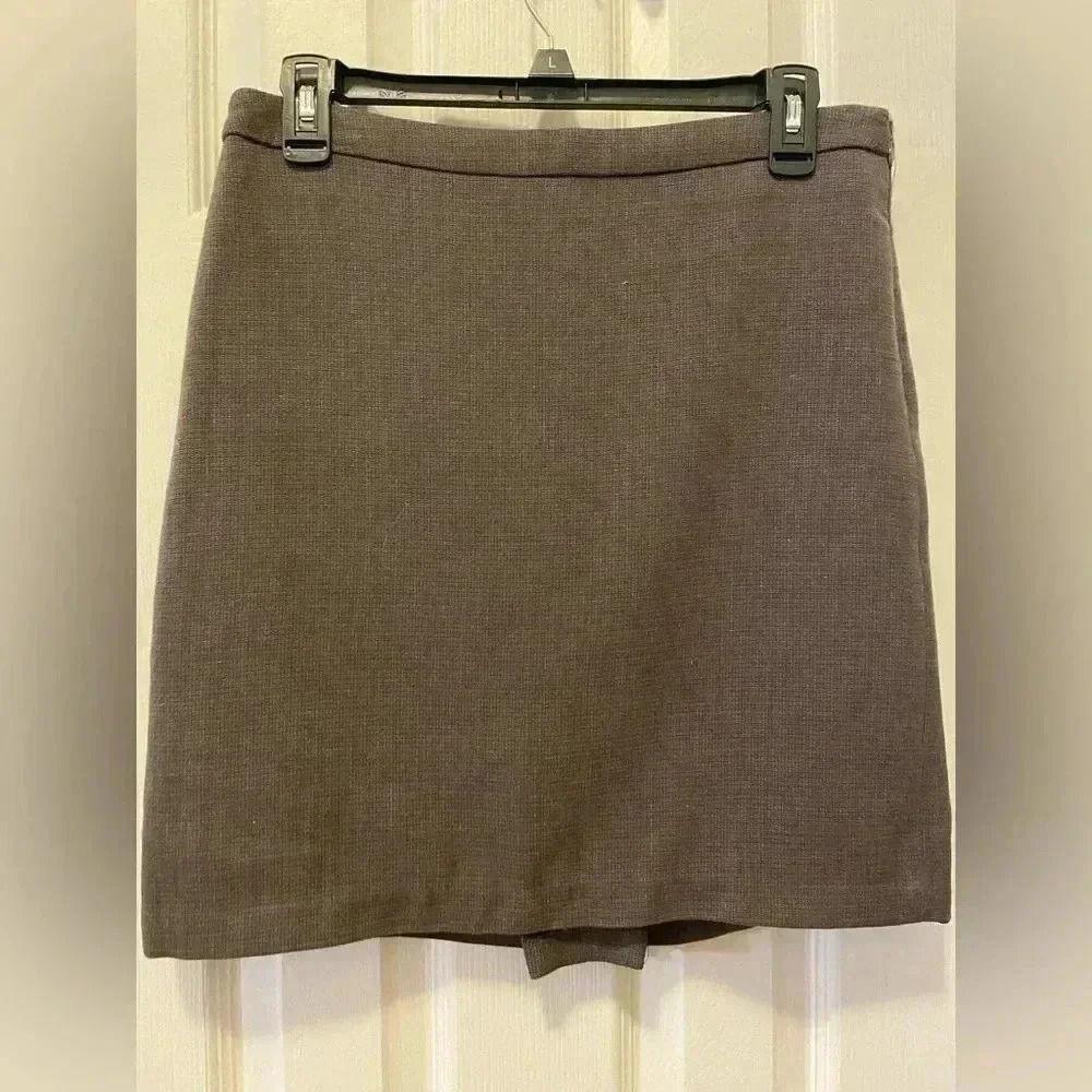 Studio Brown pencil skirt size 4 work/casual/ cocktail